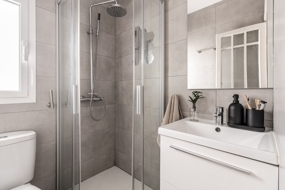 Zambrano - 4 Bedrooms and Office in Trafalgar