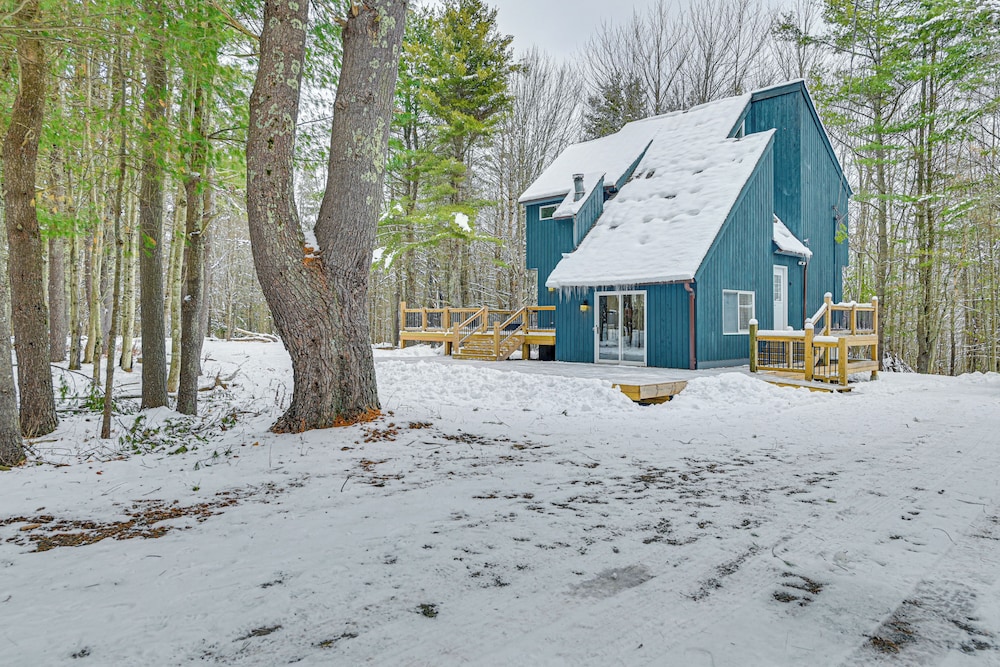 Ski, Hike & Golf: Pet-friendly Windham Retreat