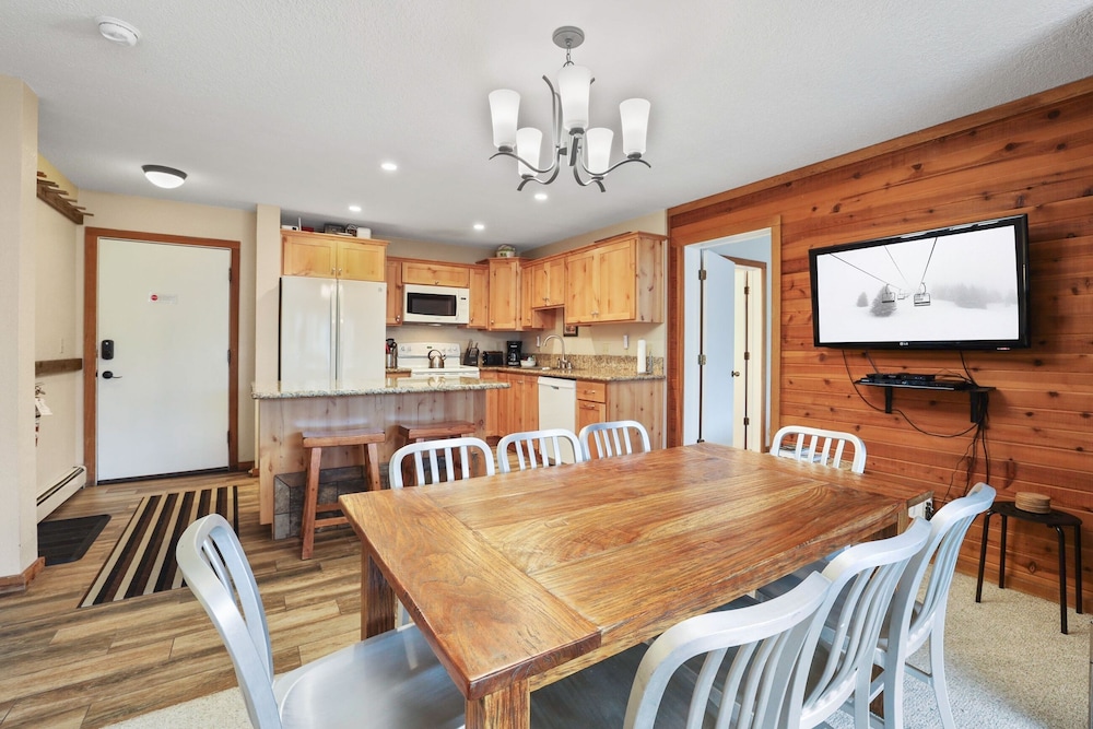2 Bedroom Kirkwood Condo Across the Street from Village 2 Condo