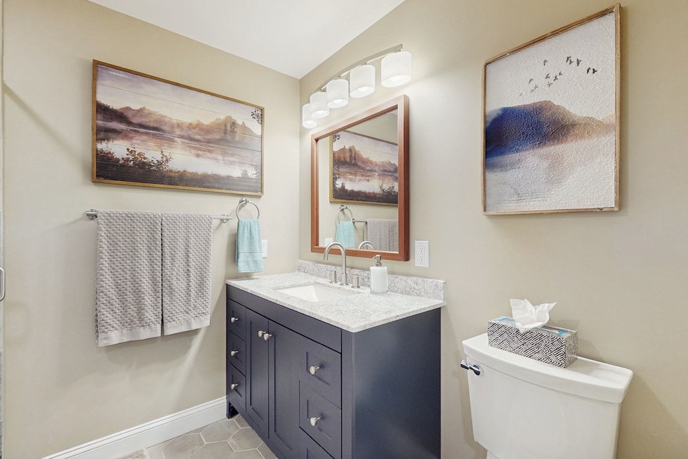 2 BR Lakefront House w/ Hot Tub in ADK Park