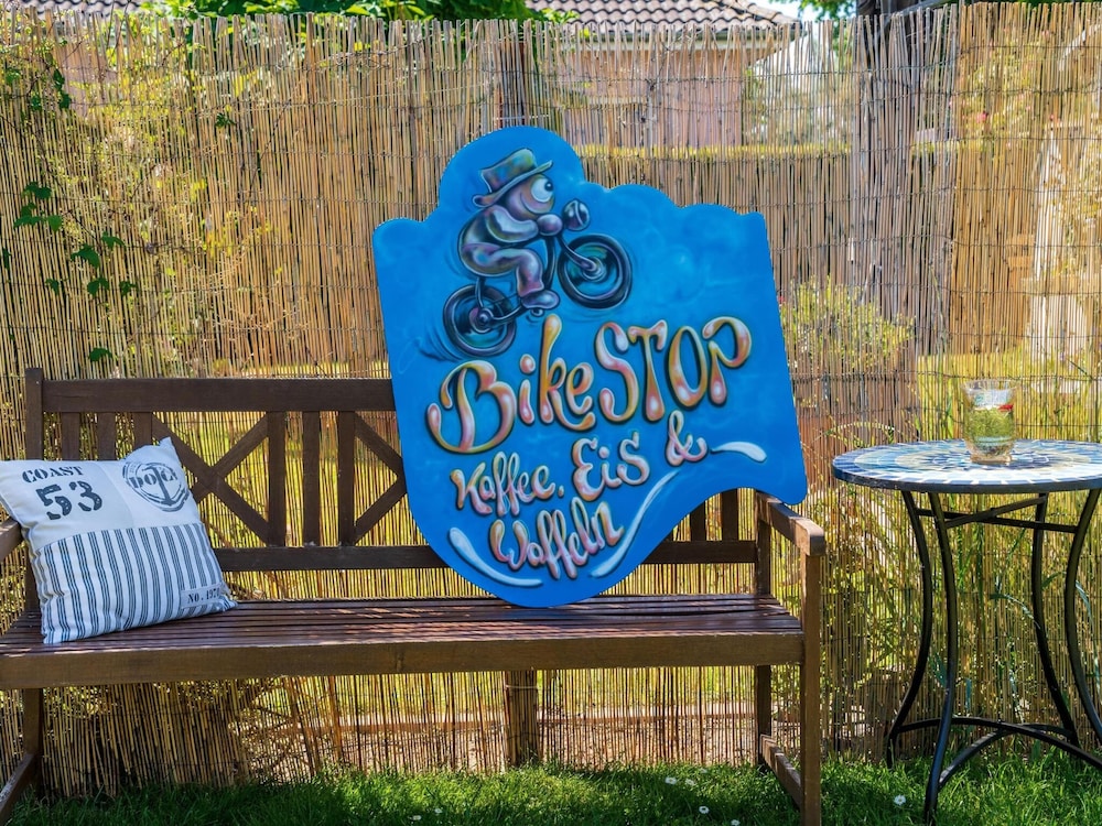 Alluring Holiday Home in Pepelow near Sea Beach & Water Sports view 4