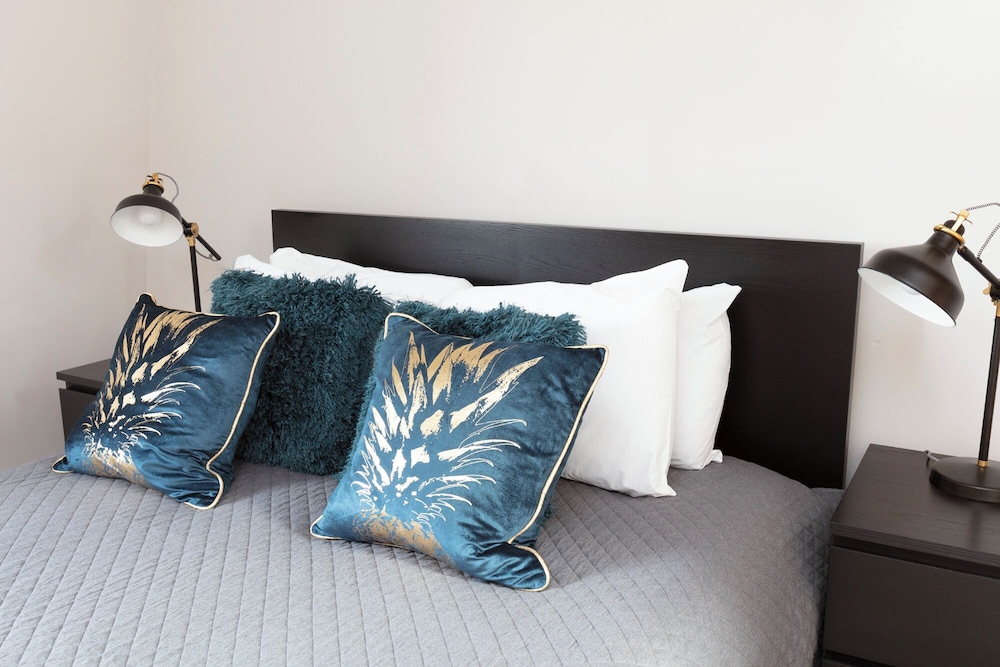 Fabulous Central Windsor Town House