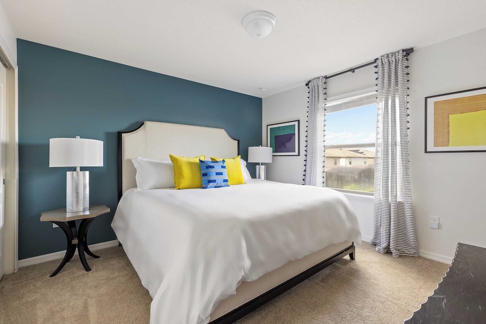 Sleeps 20! Resort Home Near Disney, Pool+game Room Twice-as-nice by Avantstay