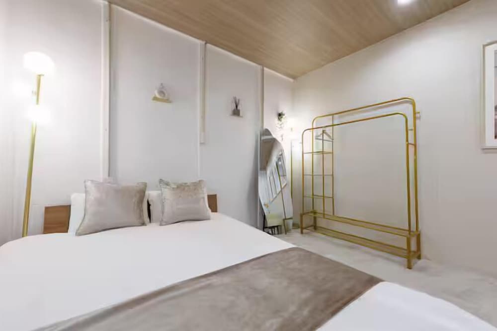 Namba Kuromon Central Self Inn