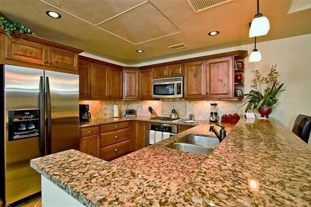 5305 Emerald Lodge, Trappeur's Crossing Apartment 4
