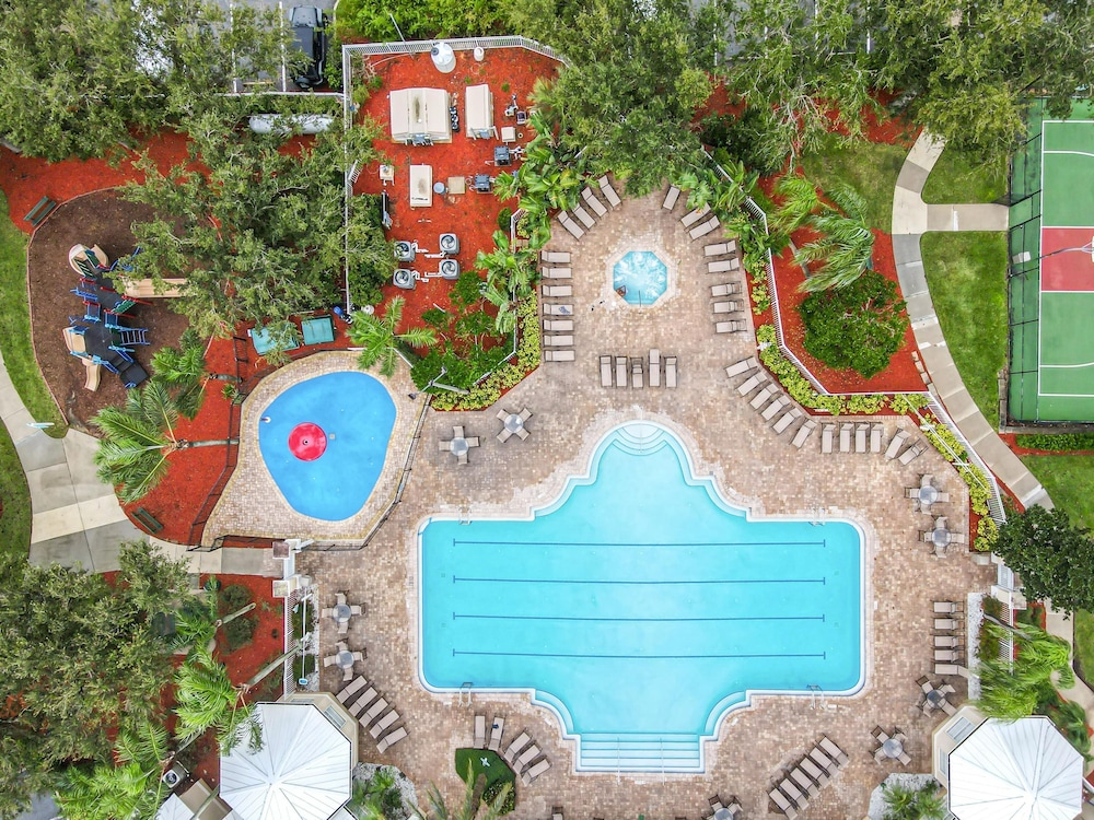Spacious Windsor Palms Retreat - 11 Min to Disney