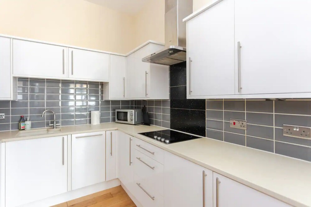 Stylish 2 Bedroom Apartment in Greenwich