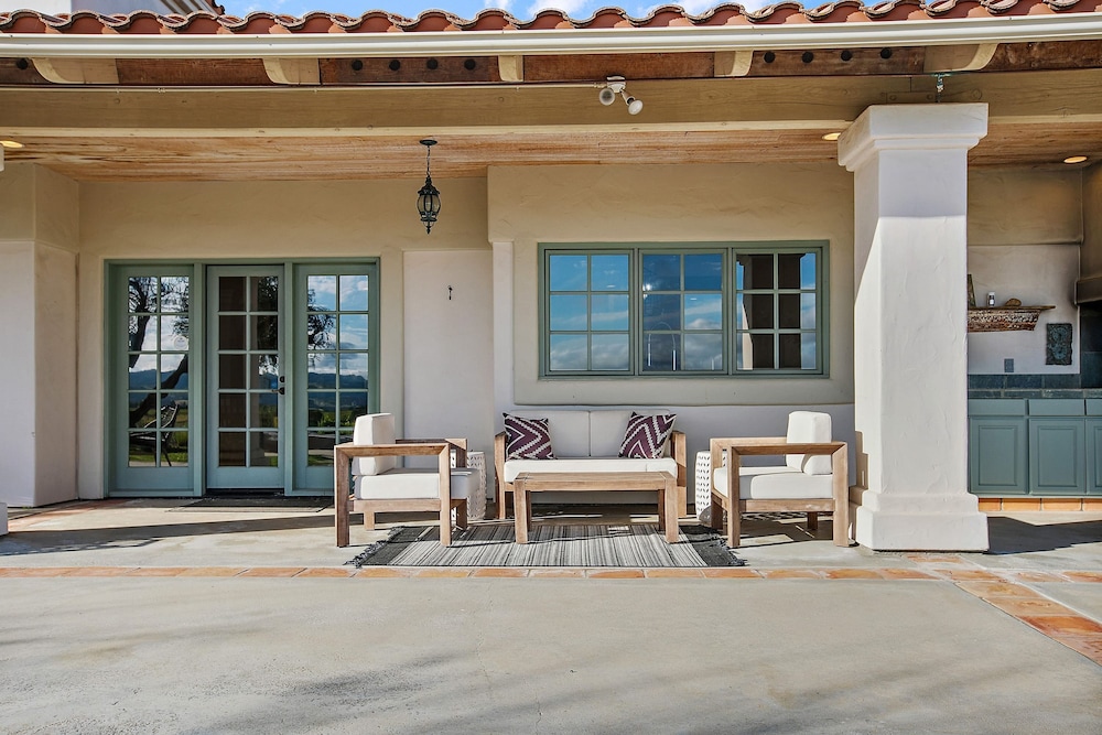 Wellsona Vineyard Retreat Pool Hot Tub Views Main Home Guest Home