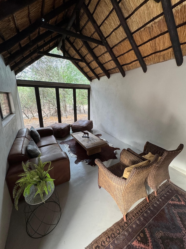 Singwe Private Safari lodge