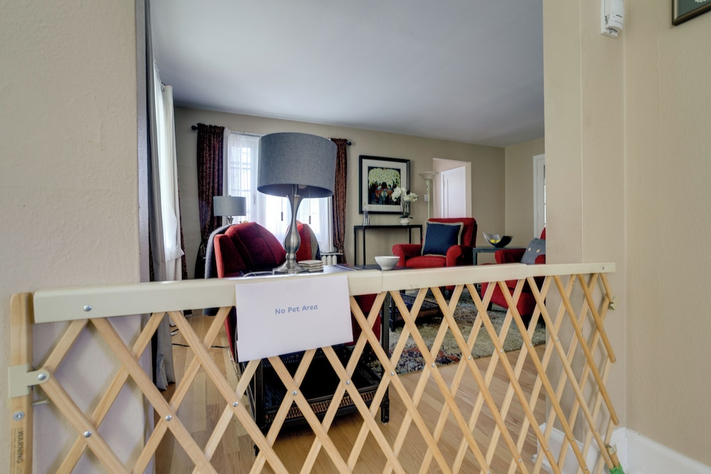 Yard & Grill: Centrally Located Denver Retreat!
