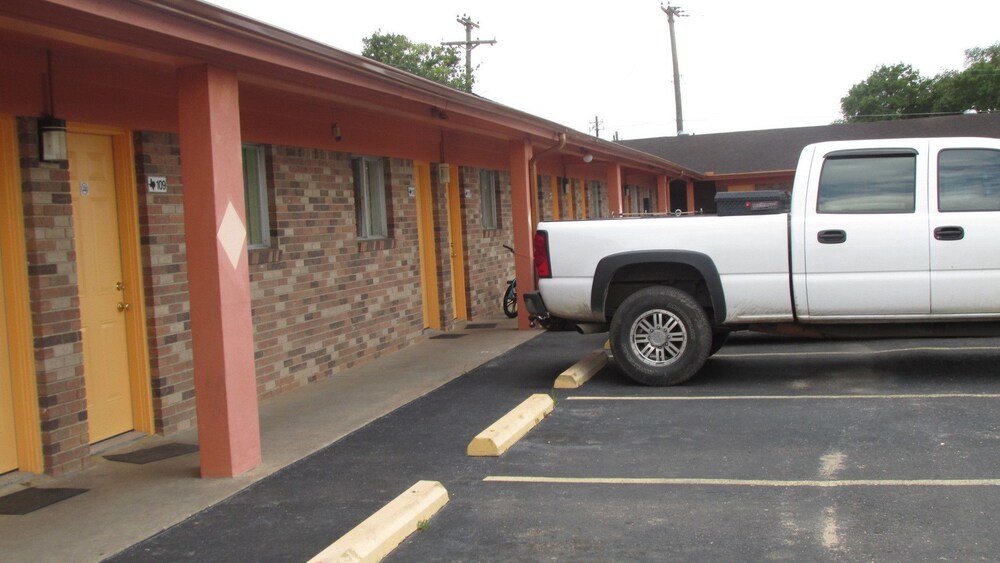 Sportsman Motel