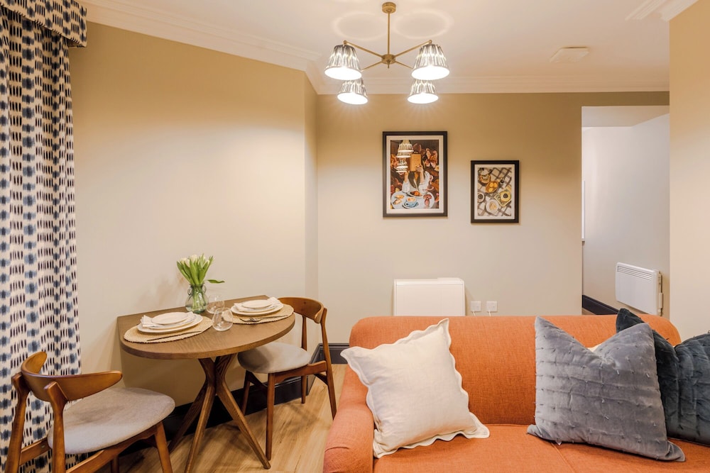 Your Apartment - Pembroke House