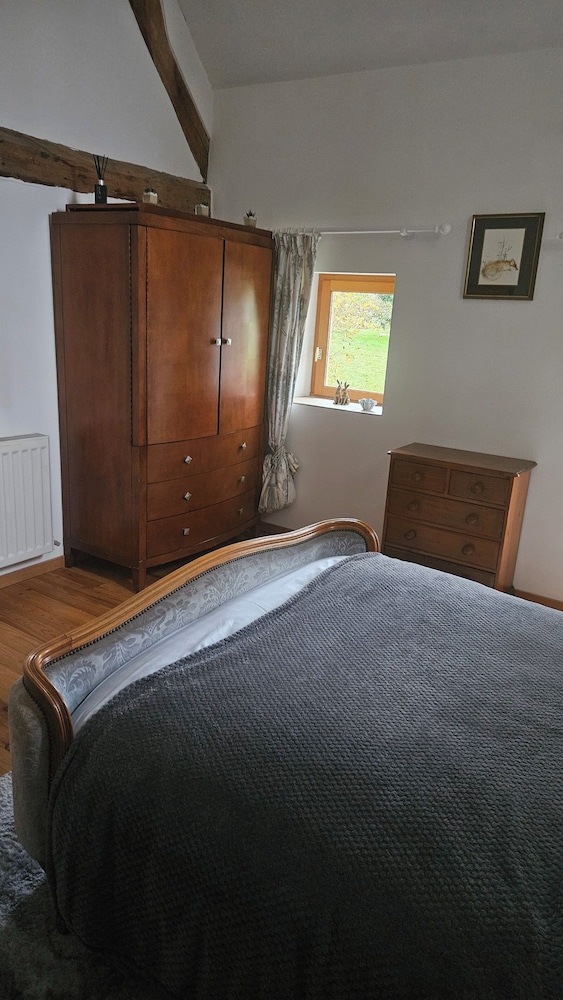 The Lions Den - La Loge Mantilly