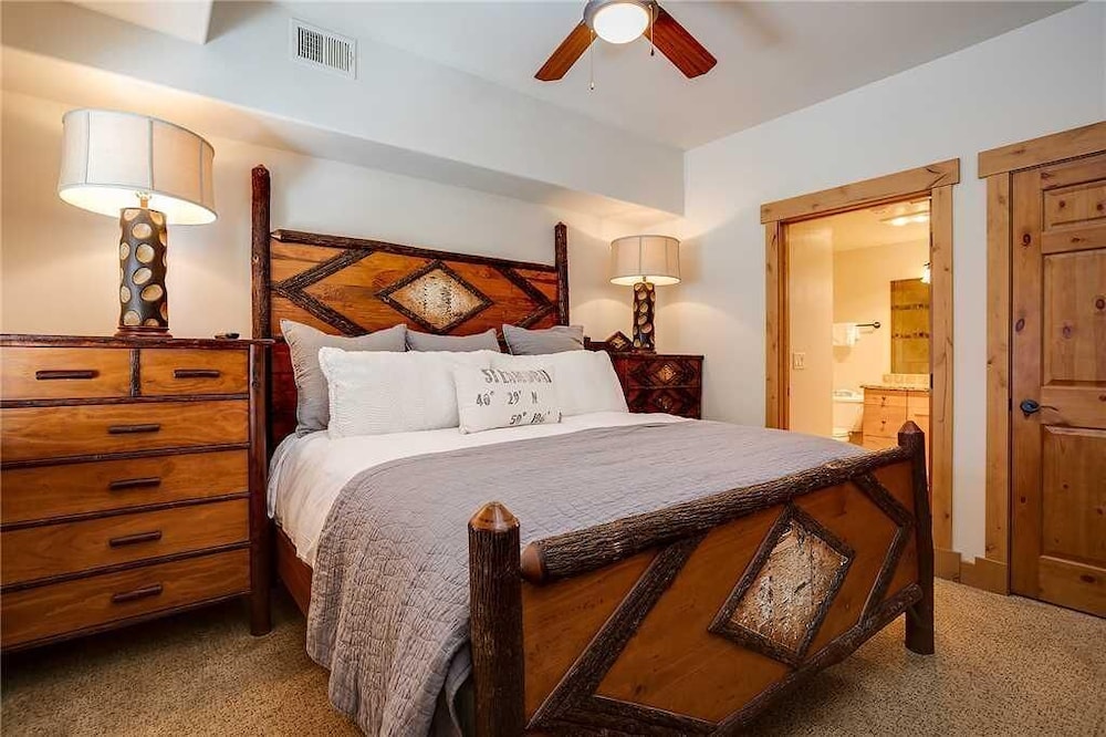 4303 Aspen Lodge, Trappeur's Crossing Apartment 3