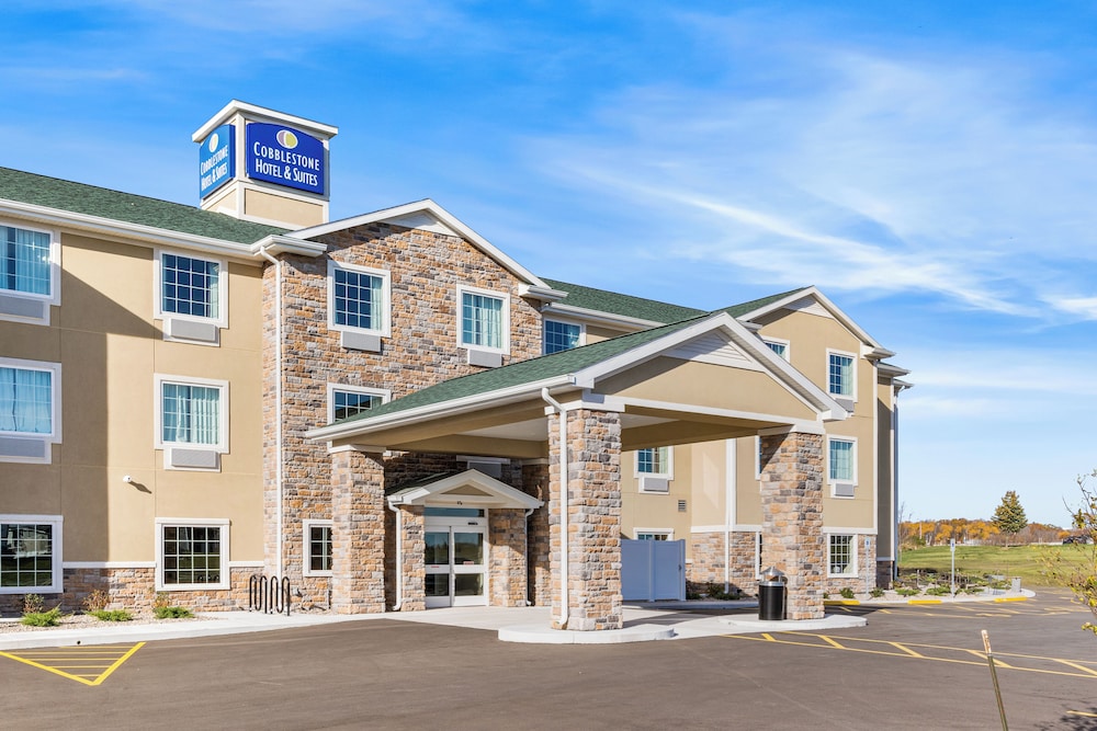 Cobblestone Hotel & Suites - Eaton