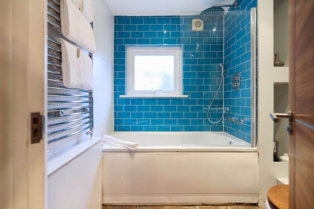 The Kensal Green Place - Modish 2bdr Flat With Study Room