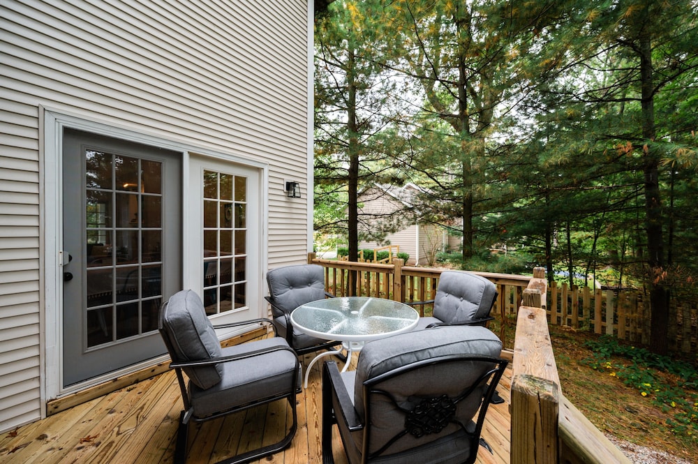 Gorgeous 2BDR Home near Downtown