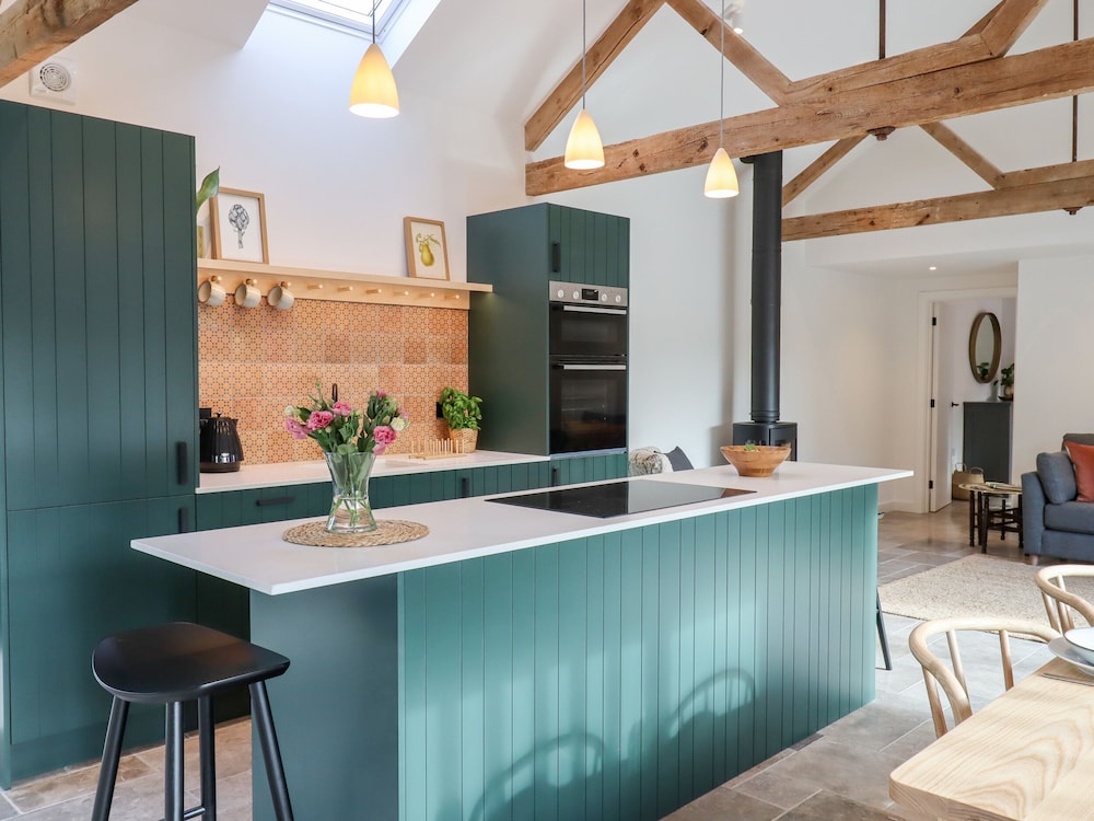 1 Caddaford Barns