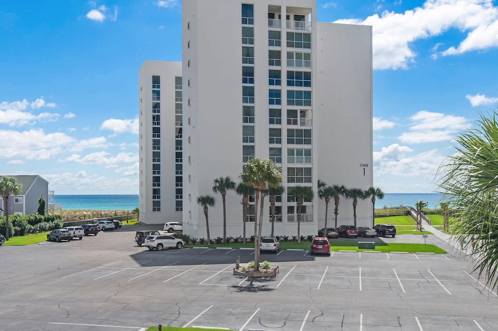 Shoreline Towers 3033