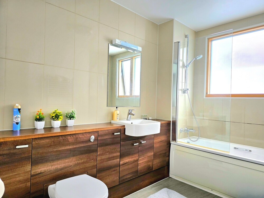 Retreat Private Rooftop 3 Bedroom Apartment