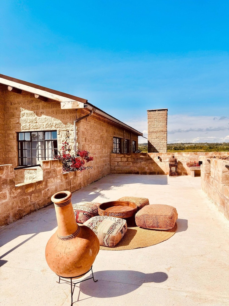 Eco 5 Bedroom 5 Bathroom Nanyuki Farm Villa - 2328