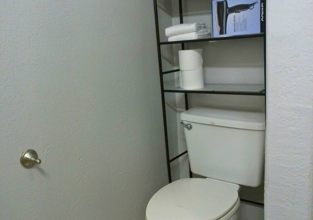 Cozy 3BR Retreat w Office