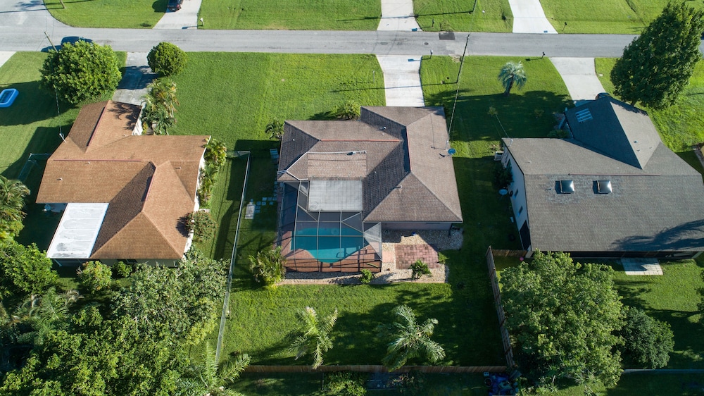 Villa Florida Flair - a Quiet Family Paradise in the Heart of Cape Coral view 4