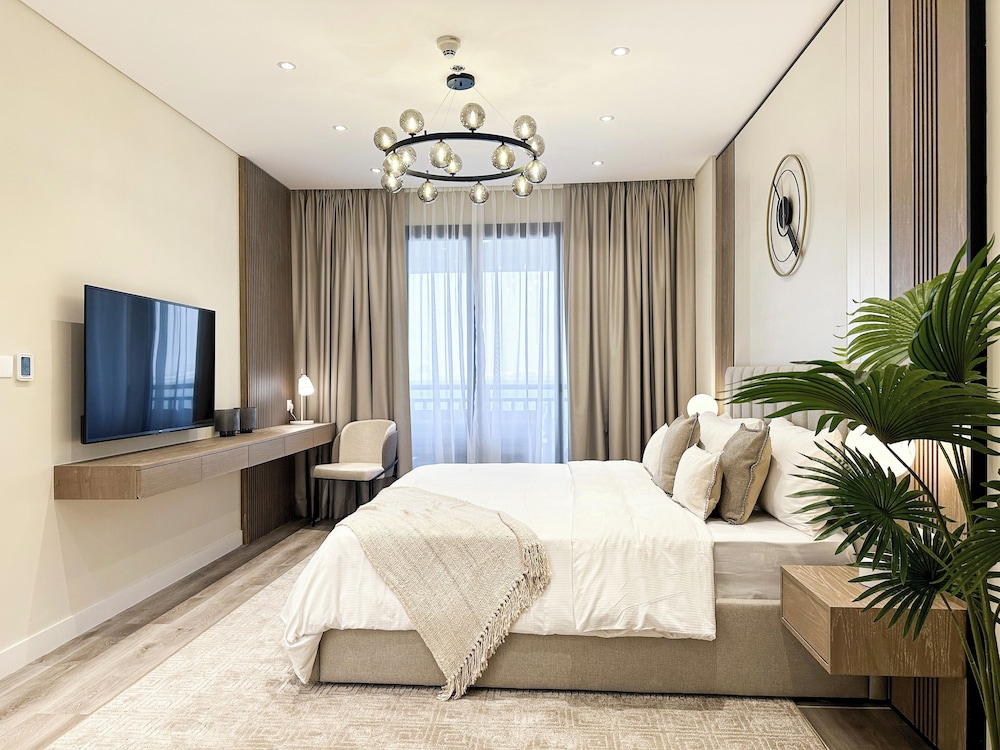 Resort Apartments - Royal Amwaj North