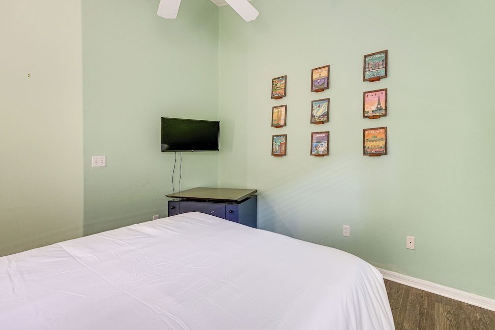 15 Mi to Wdw: House in Clermont Resort Community!