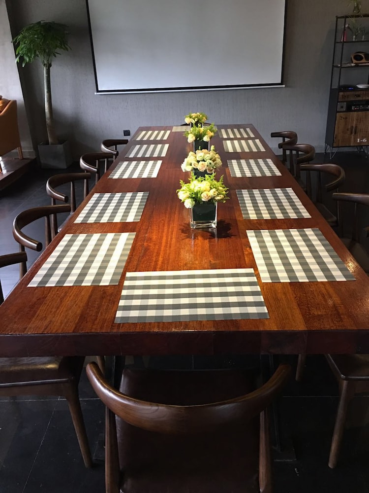 meeting & event spaces