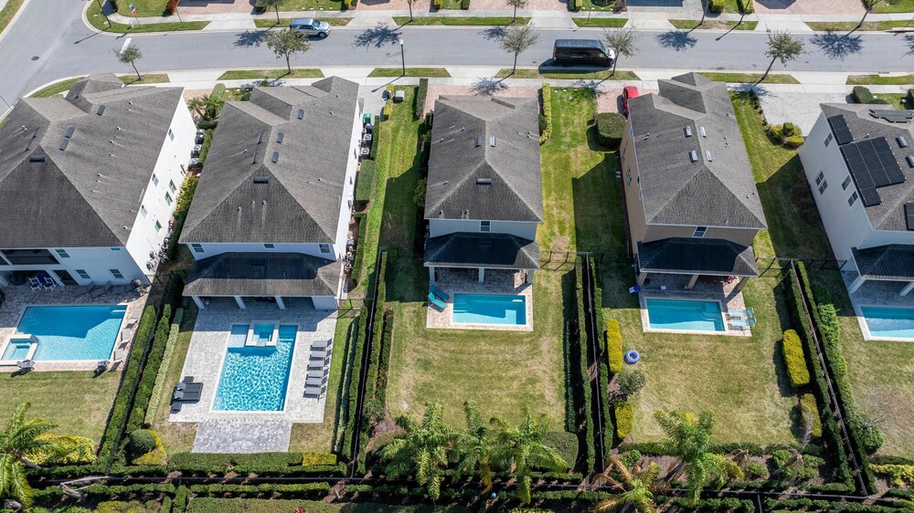 510 BS - 5BD Elegant Escape: Private Haven