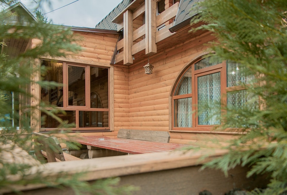 Guesthouse Usadba view 2
