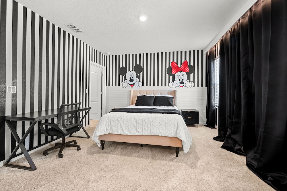 Themed 6BR Home Game Room Pool Sleeps 16