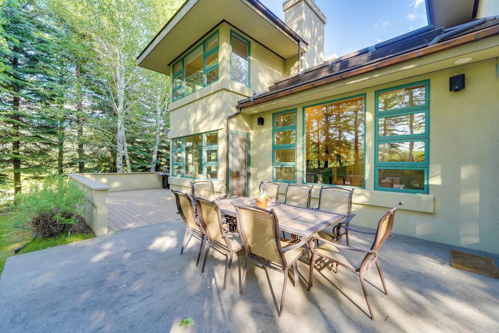 Expansive Sun Valley Home Close to Slopes!