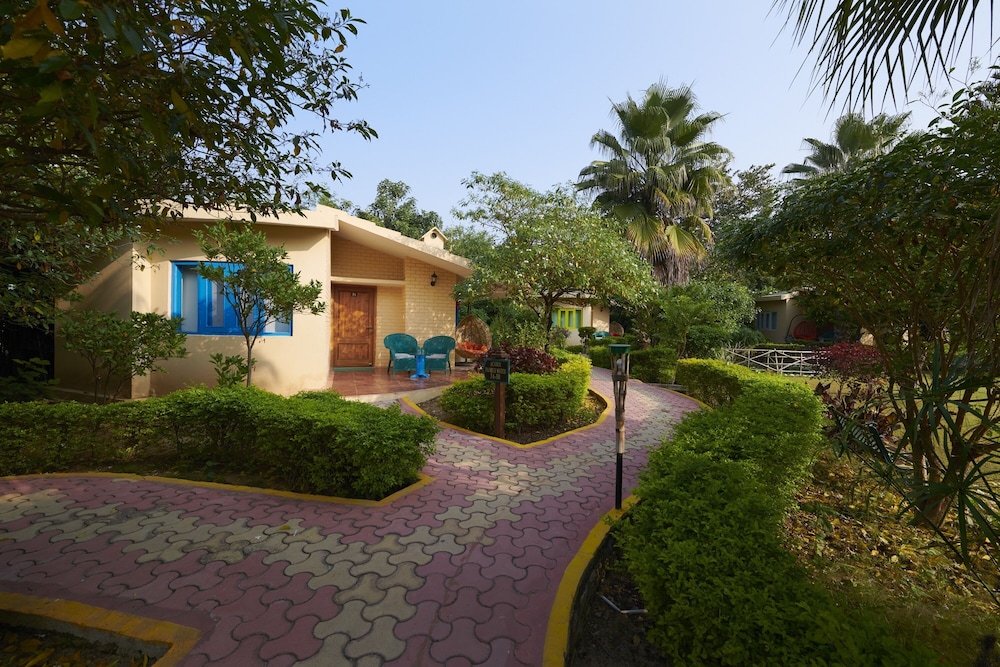 Aacorn Hideaway Resort & Spa