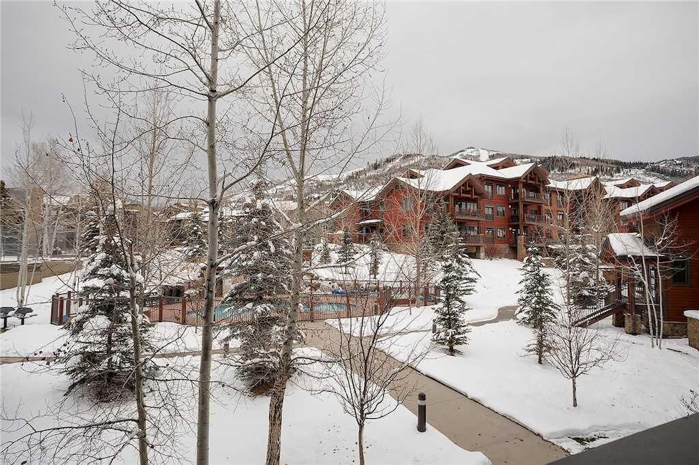 6209 Bear Lodge, Trappeur's Crossing Apartment 3