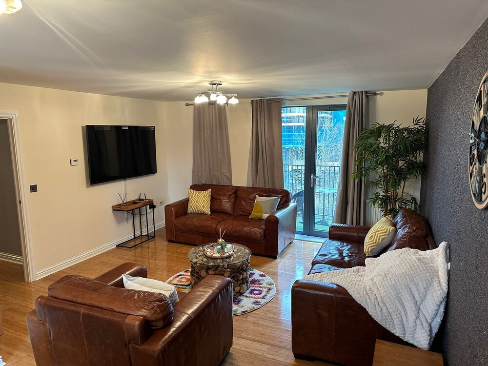 Tony's Court, Beautifully Furnished 2bedrooms Flat view 5