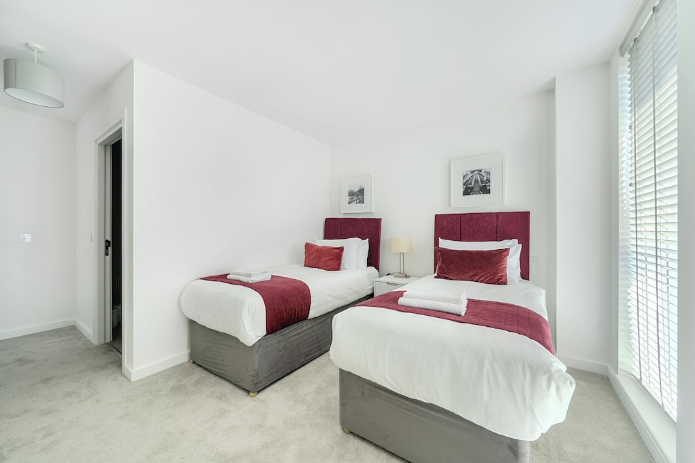 Roomspace Apartments -Caroline Street
