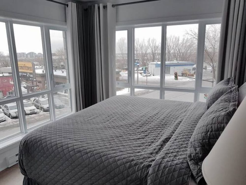 2001 Av. Beaconsfield