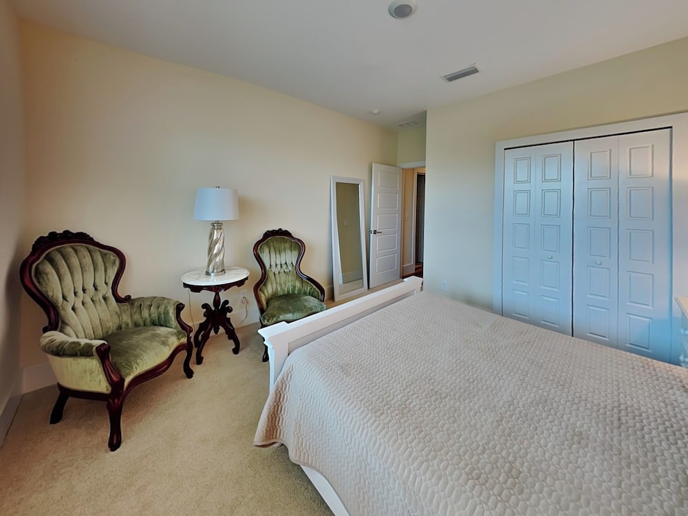 Atlantic Beach House by Distinctive Beach Rentals