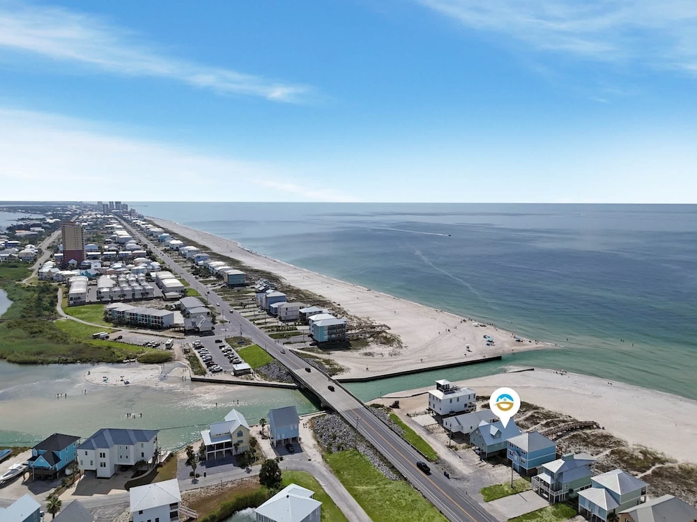 Pass Time - Beachfront for 24