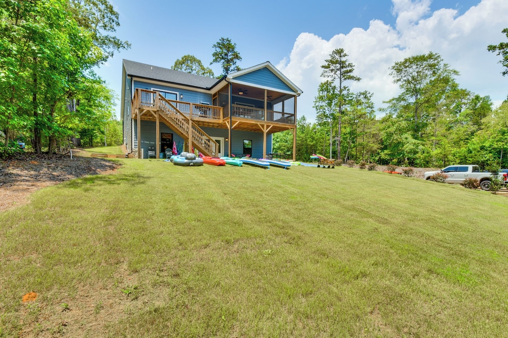 Boat Dock + Lake Hartwell Access: Family Getaway!