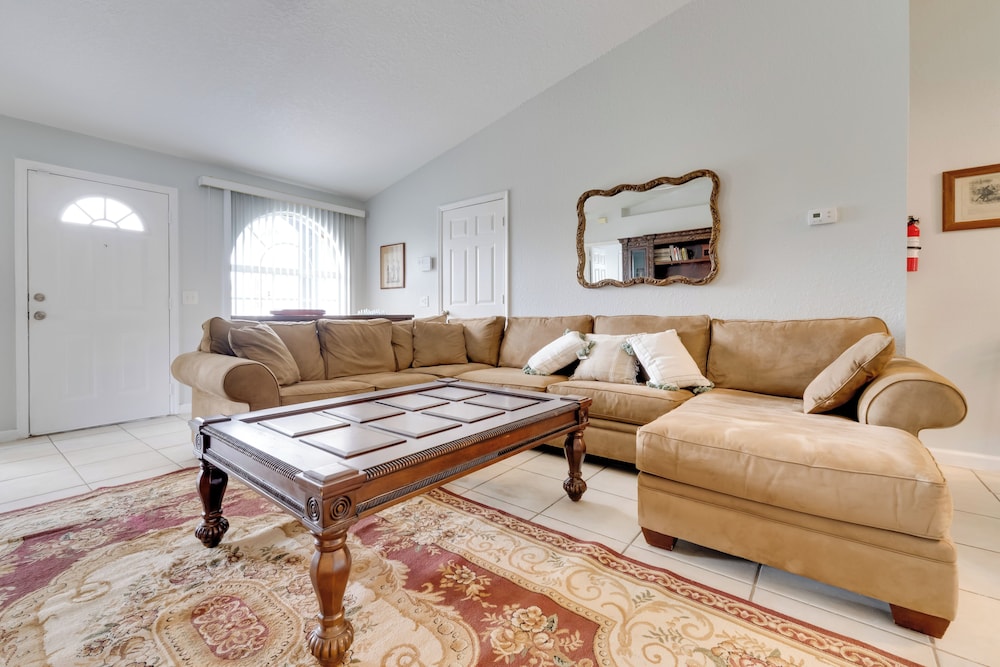 Fenced Yard & Game Room: Family Home in Kissimmee!