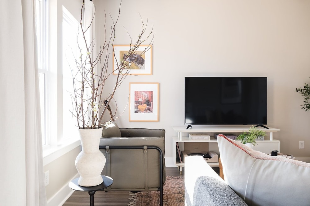 Stapleton Mcgraw by Avantstay 2 Units Sleeps 16 Spacious Home in Nashville