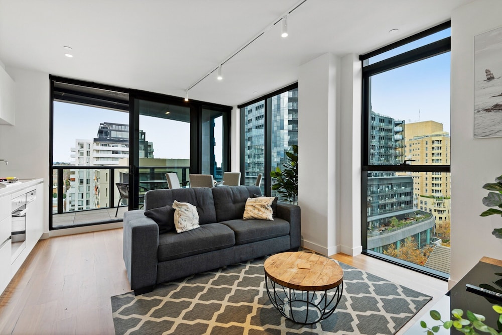 Bright Apartment With City Views in Trendy Locale