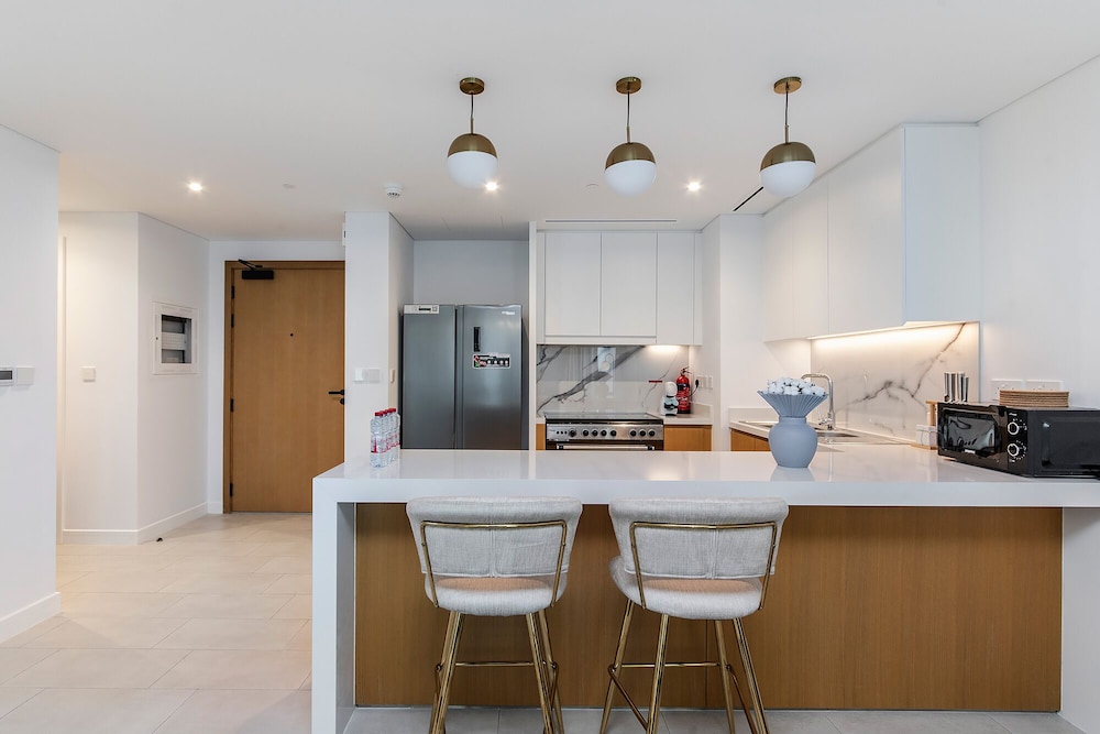 Luxury 2BR at La Vie with sea view