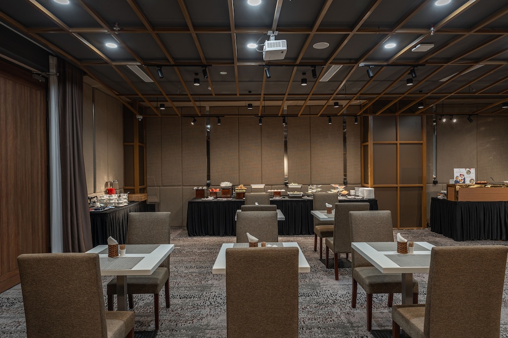 Kin Hotel Thai Van Lung 21
