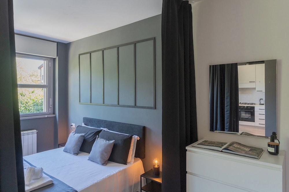 Black Loft Como by Rent all Como