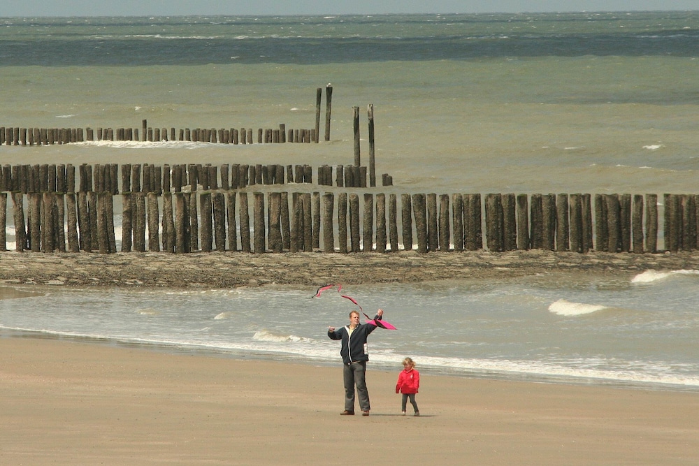 Dike House in Schoondijke Near Beaches view 2