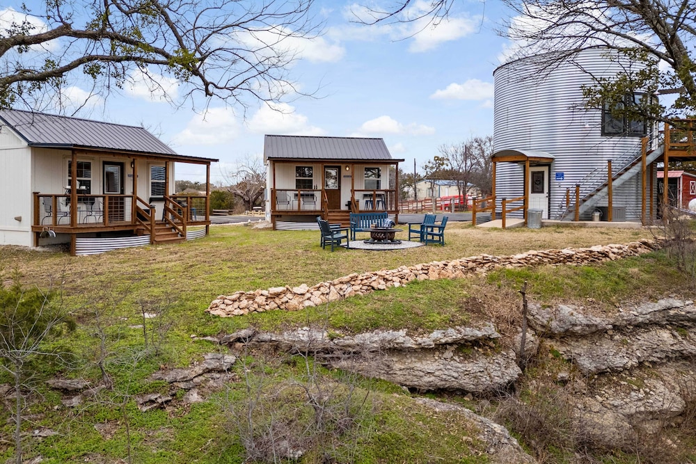 Rural Retreat w/ Water View! 9 Mi to Dtwn Granbury